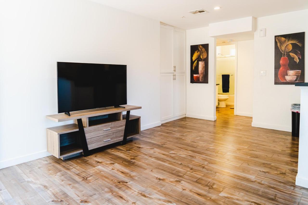 Modern Remodeled 1-Bedroom Close To Hollywood Walk Of Fame With Parking Los Angeles Eksteriør bilde