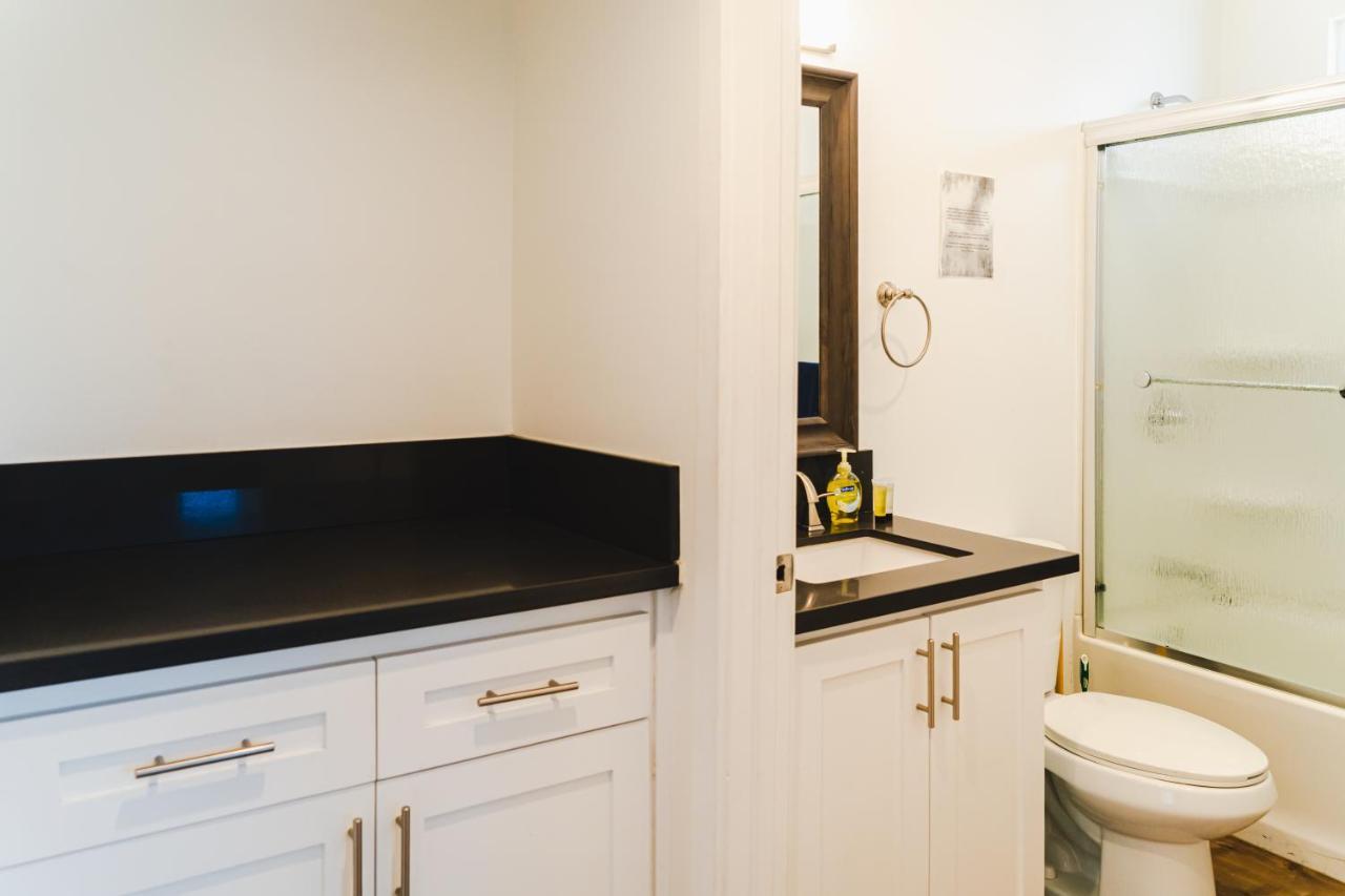 Modern Remodeled 1-Bedroom Close To Hollywood Walk Of Fame With Parking Los Angeles Eksteriør bilde